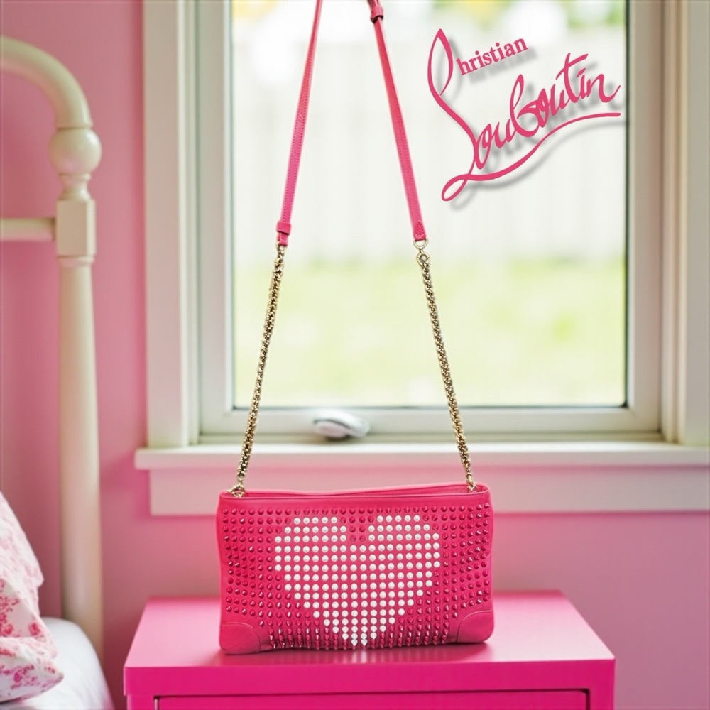 Christian Louboutin
Loubiposh Clutch Crossbody Spiked Leather Heart 🩷